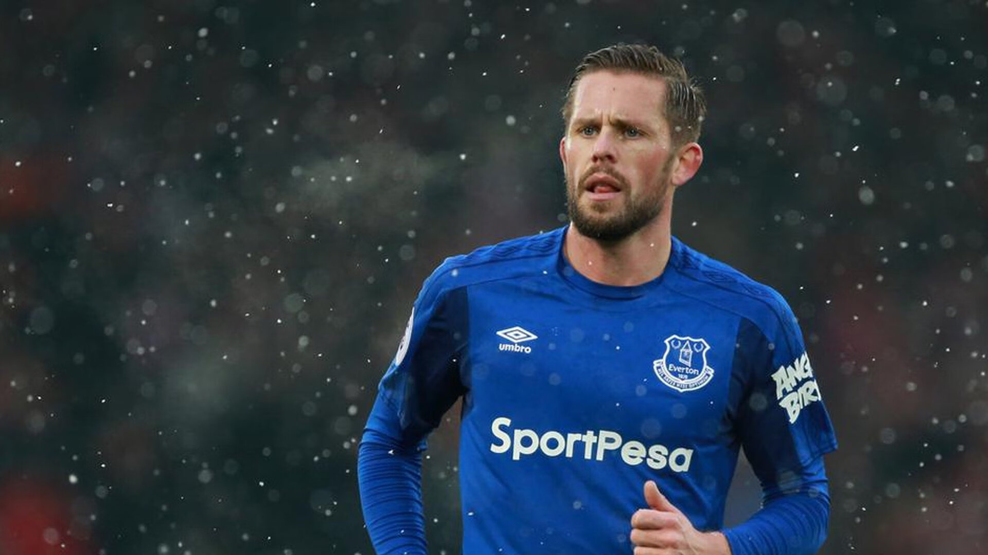 五大联赛主力中卫是否必须具备远射威胁能力，五大联赛中场球员